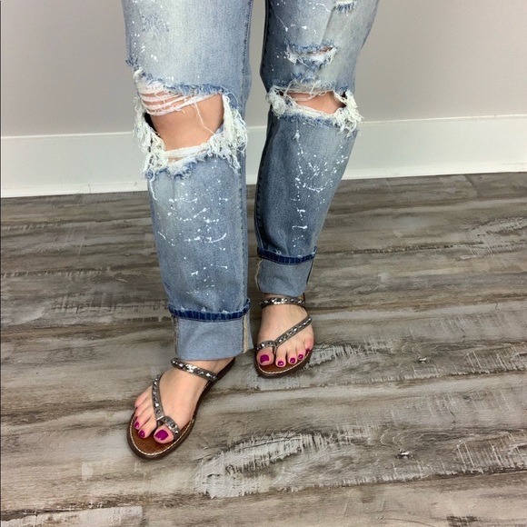 Jolene Distressed Girlfriend Jeans KanCan - Picture 8 of 8